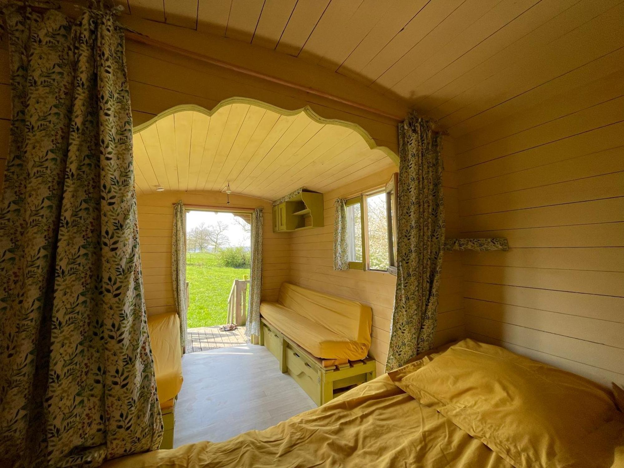 Chambre D'Hotes De Paille Et D'Argile Touligny Buitenkant foto