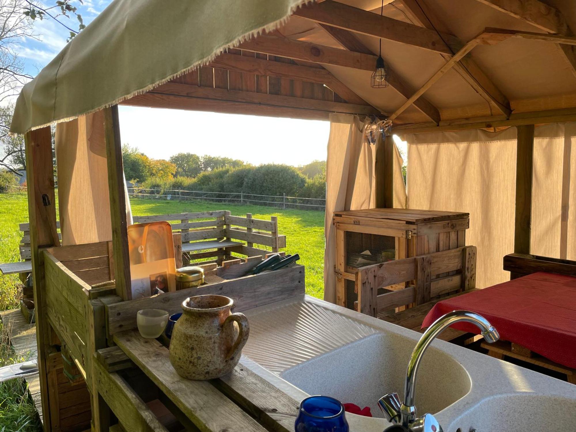 Chambre D'Hotes De Paille Et D'Argile Touligny Buitenkant foto